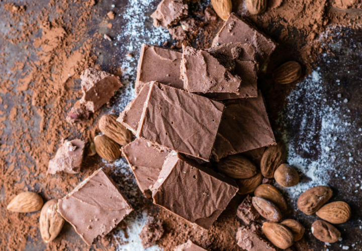 Almond Whey Protein Crunch Fudge