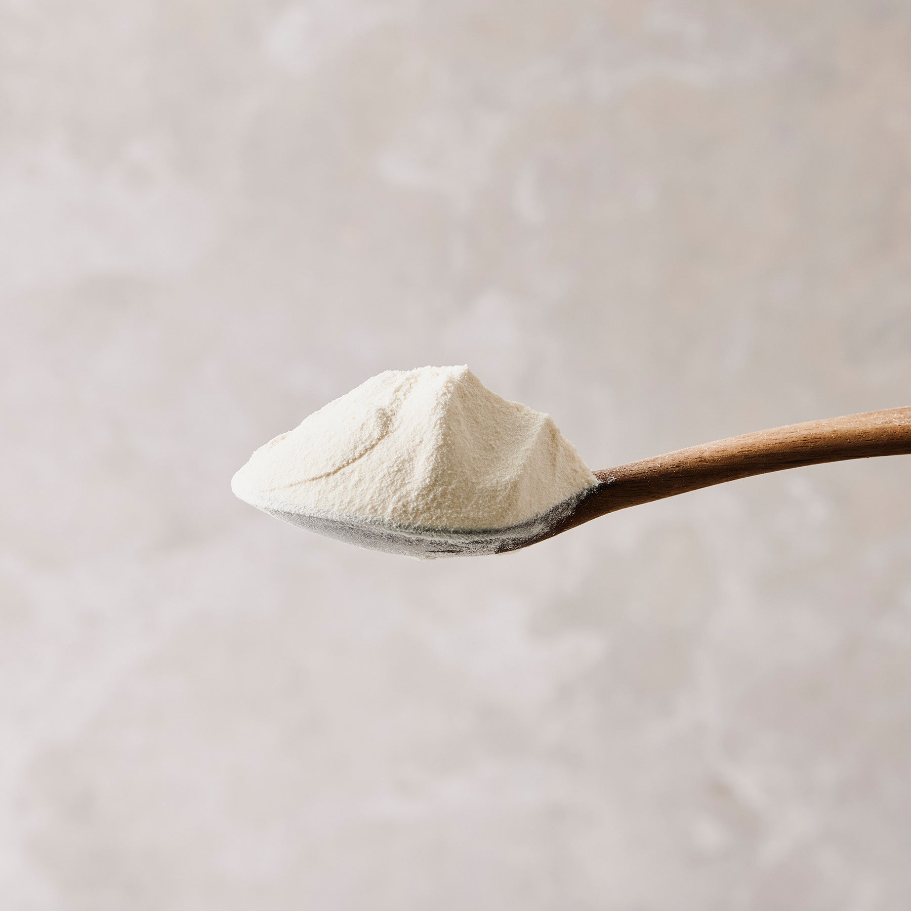 Enjoy organic whey protein powder with 100% traceability